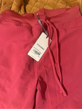 Mandala Women’s Pink Drawstring jogger scrub pants medium